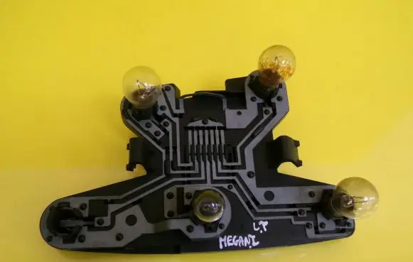 Renault Megane I Tail light bulb cover holder 7700828138
