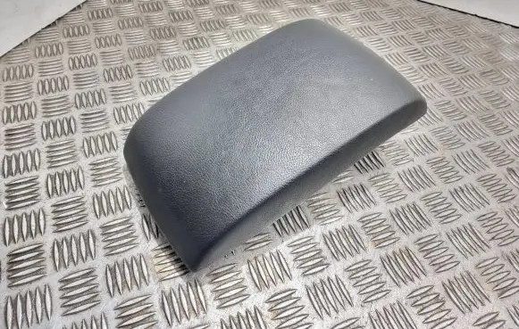 Ford Mondeo MK IV Armrest 6M21R04604AD KA7904T1 690L