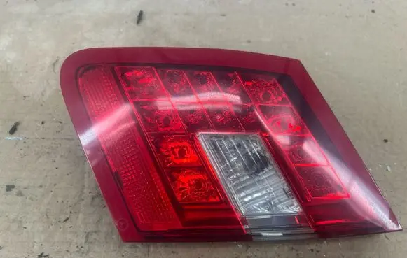 Mercedes-Benz E W212 Tailgate rear/tail lights A2129060258