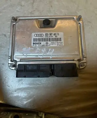 Audi A6 S6 C5 4B Engine control unit/module 8E0907401M 1039S02764 18030401