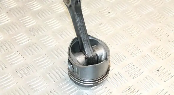 Mercedes-Benz CLK A209 C209 Piston 