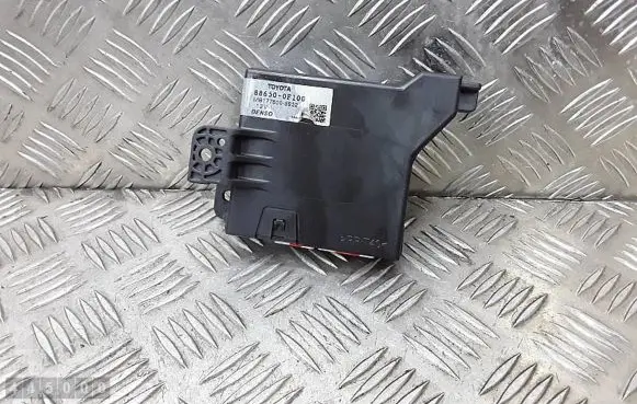 Toyota Verso Air conditioning/heating control unit 886500F100
