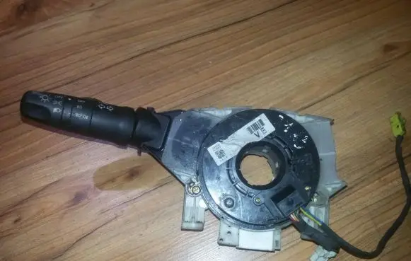 Nissan Almera N16 Indicator stalk 25540av600