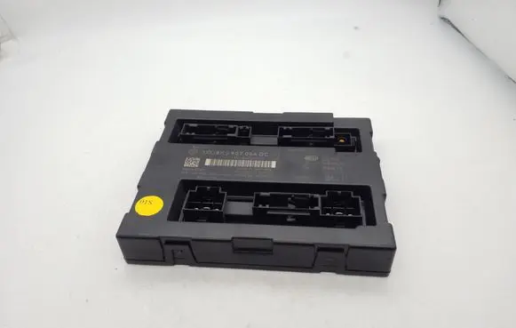 Audi A5 8T 8F Comfort/convenience module 8K0907064DC 5DK00991834