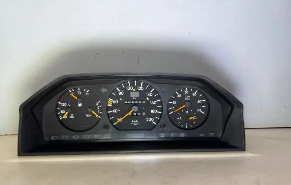 Mercedes-Benz E W124 Speedometer (instrument cluster) 87001221 81117702 1245428066