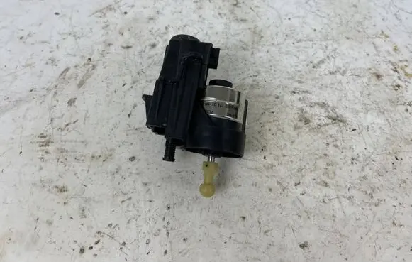 Volvo XC60 Headlight level adjustment motor 7003114699