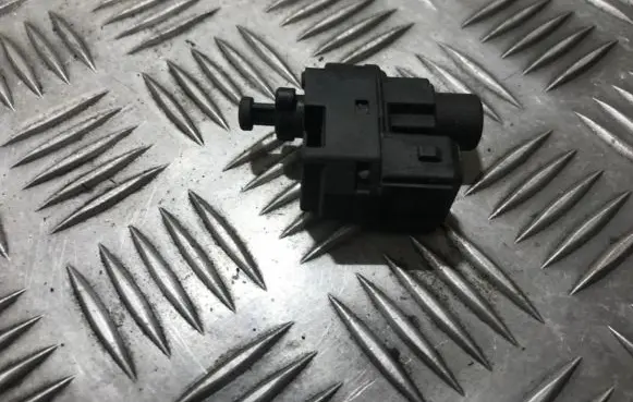 Ford Mondeo MK I Brake pedal sensor switch 93bb13490bb 93bb-13490-bb