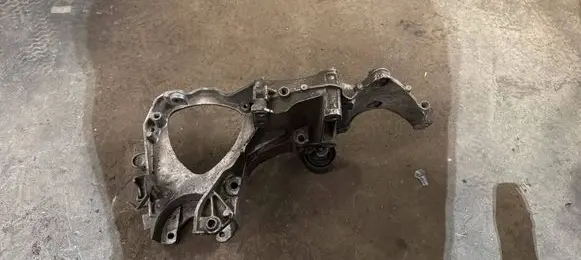 Volvo S40, V40 Generator/alternator bracket 8200154164