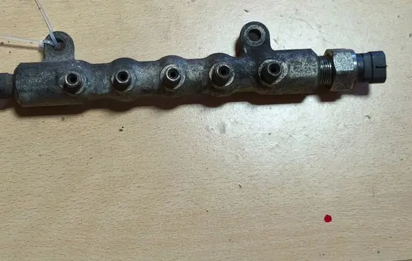 Toyota Avensis T250 Fuel main line pipe 89458 E8X0TA 71010