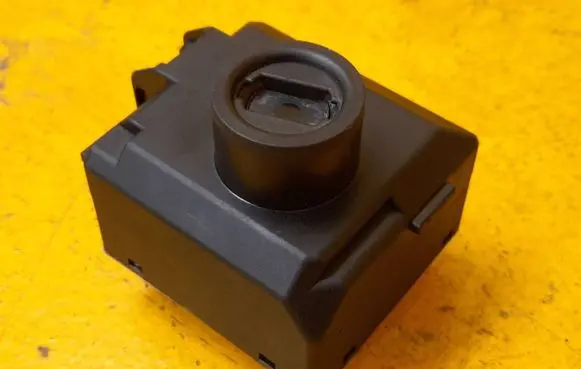 Mercedes-Benz Vito Viano W447 Ignition lock A4479000811 1035197700 0521SF700T22