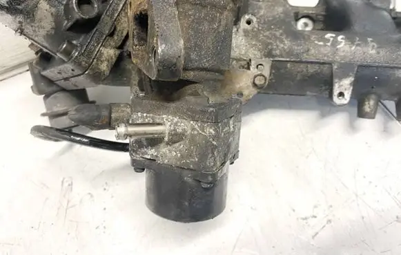 Nissan Pathfinder R51 EGR valve