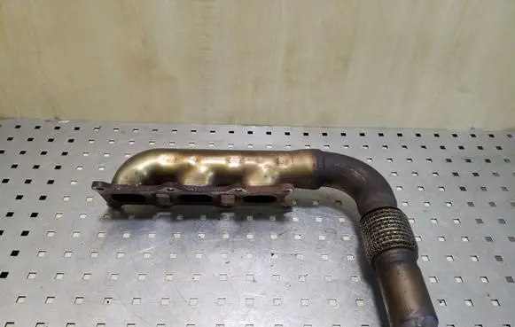 Audi Q7 4L Exhaust manifold 05925303
