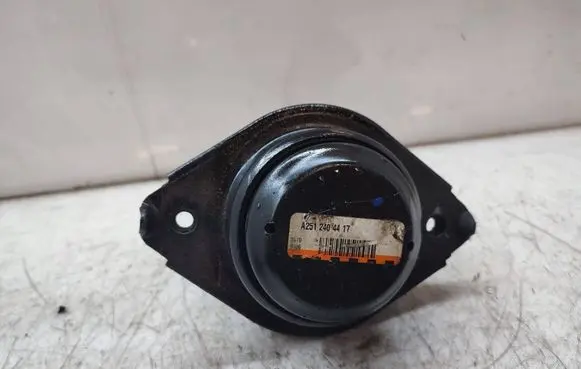 Mercedes-Benz ML W164 Engine mount bracket A2512404417