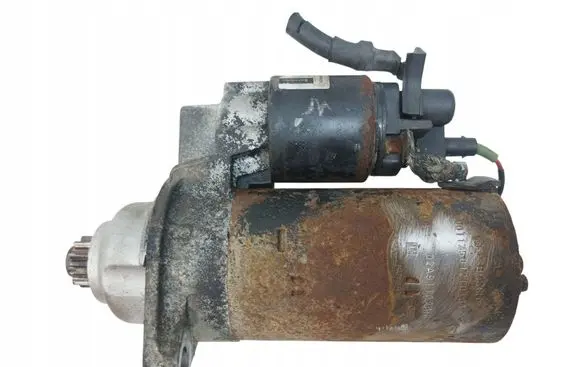 Volkswagen Golf IV Starter motor 02A911023P