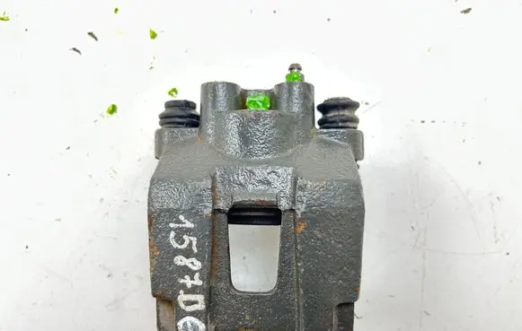 Jeep Cherokee III KJ Rear brake caliper