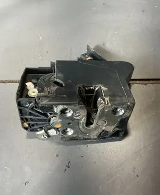 Dacia Logan II Front door lock 805026816RF