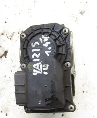 Toyota Yaris Throttle body valve 261000N030