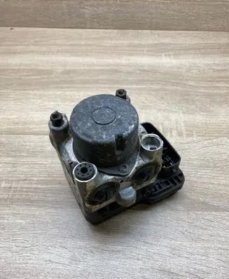 Toyota Avensis Verso ABS Pump 4451044110 8954144130