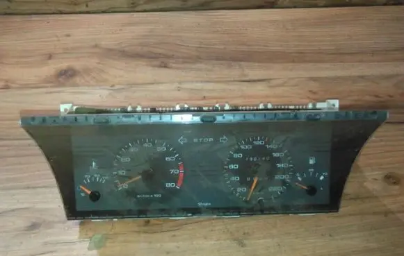 Peugeot 405 Speedometer (instrument cluster) 09033719900 9610112880