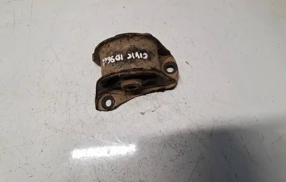 Honda Civic Engine mount bracket 