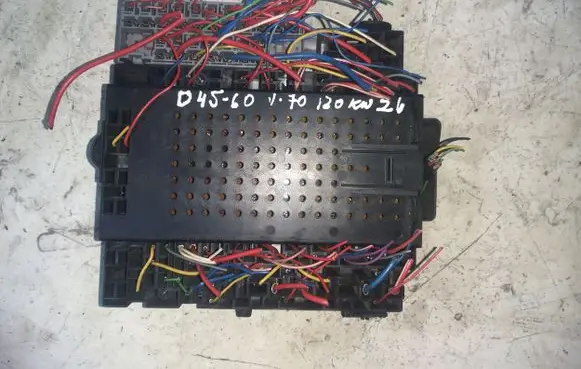 Volvo V70 Fuse box set 30679527
