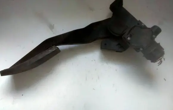 Opel Zafira A Accelerator throttle pedal 90581208 08103389 0281002298