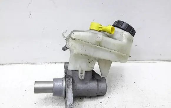 Opel Insignia A Master brake cylinder