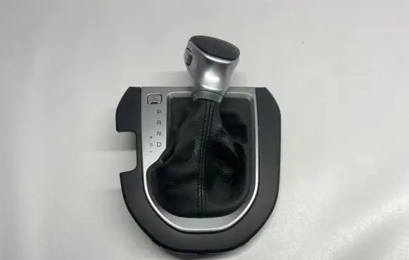 KIA Cerato Gear lever shifter trim leather/knob
