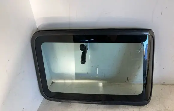 Nissan Navara D22 Rear side window