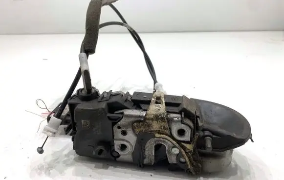 Peugeot 508 Front door lock 851920