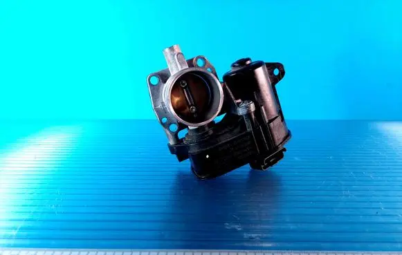 Peugeot 208 Throttle valve 9673622380