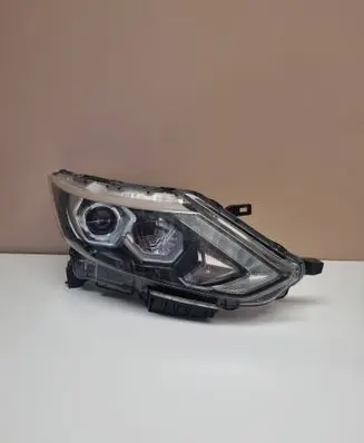 Nissan Qashqai Headlight/headlamp 10018015 MDE1313899R