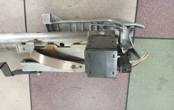 Renault Laguna II Steering wheel lock A0520A29005
