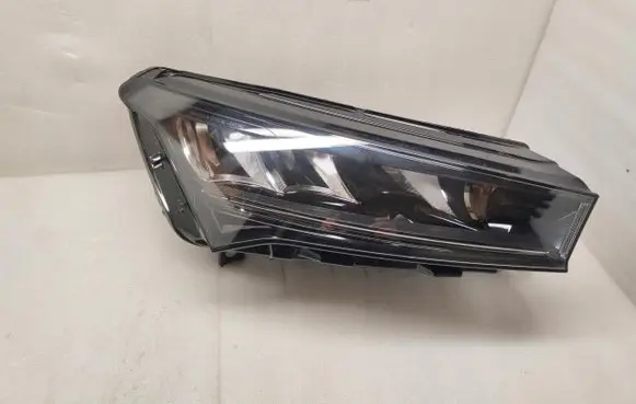 Skoda Enyaq iV Headlight/headlamp