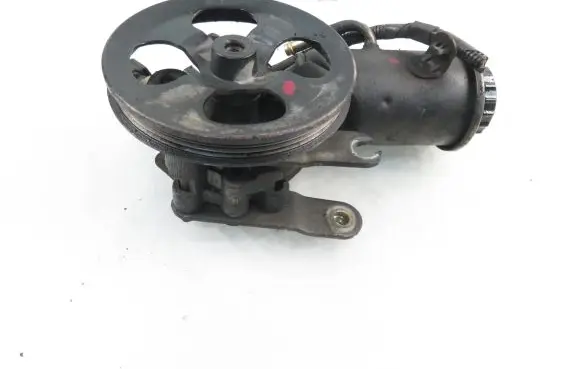 Toyota Yaris Power steering pump