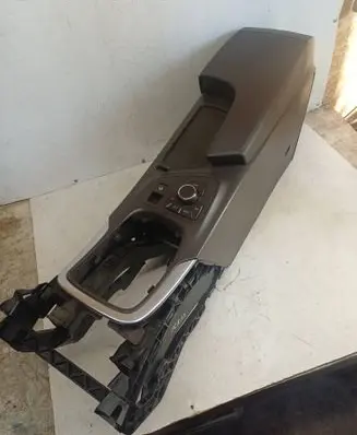 Opel Insignia A Center console 