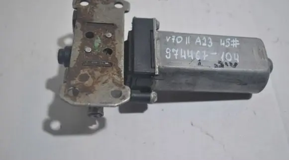 Volvo V40 Seat adjustment motor 974467104