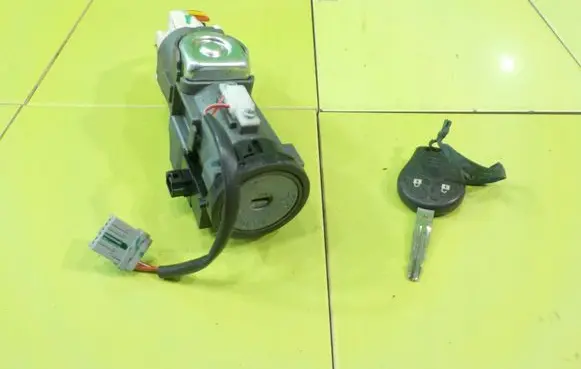 Nissan NV200 Ignition lock 28590C9968