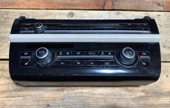 BMW 5 F10 F11 Climate control unit 9317670