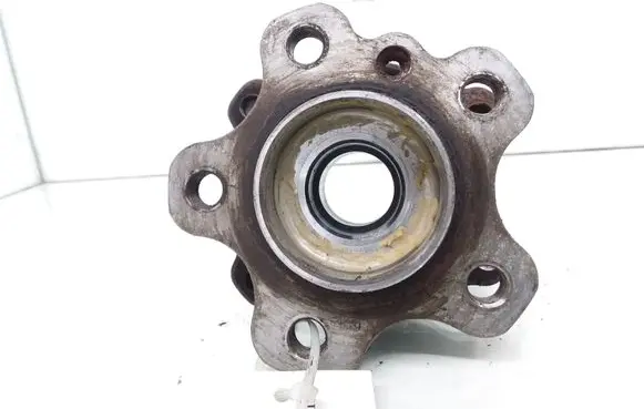 BMW 5 G30 G31 Front wheel hub 6871193