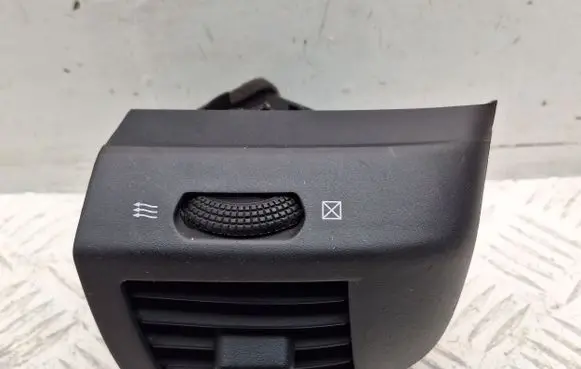 Nissan Micra Dashboard side air vent grill/cover trim 68760BC701