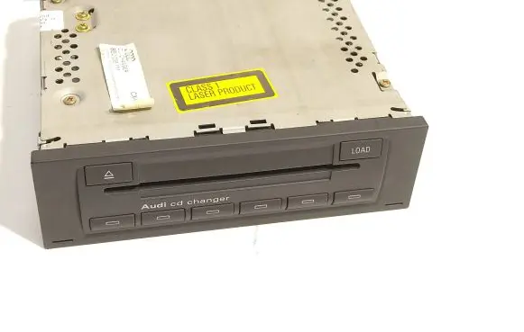 Audi A4 S4 B7 8E 8H CD/DVD changer 8E0035111