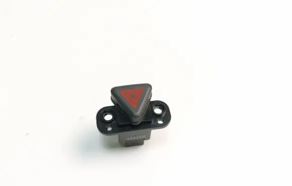 Chevrolet Trax Hazard light switch 95282258