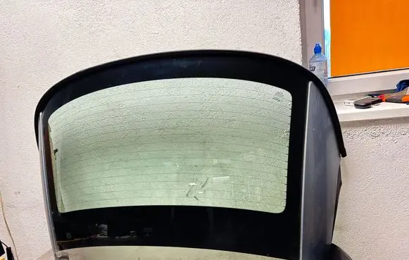 Volvo C70 Rear windscreen/windshield window 9212281 DOT682M3232AS2 E000228