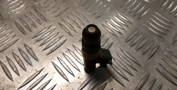 Volvo S80 Fuel injector 9470229