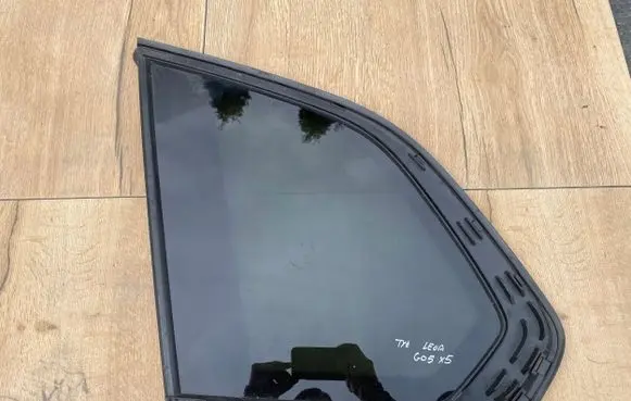 BMW X5 G05 Front triangle window/glass 7444081