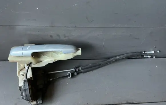 Hyundai Sonata Front door lock 813203K010