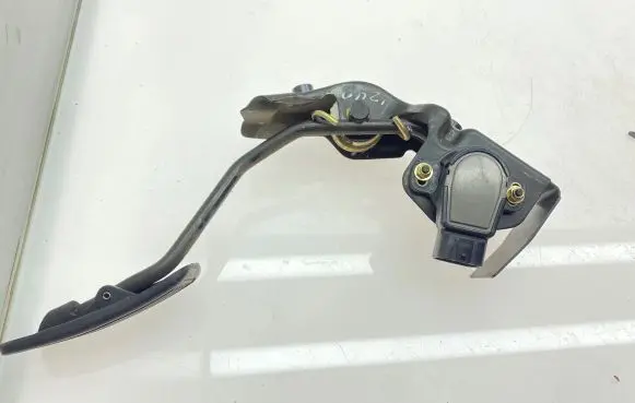 Toyota Corolla E120 E130 Accelerator throttle pedal