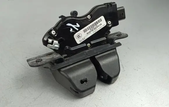 Jeep Compass Tailgate/trunk/boot lock/catch/latch 68289677AB