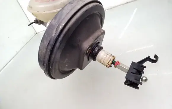 Audi A4 S4 B5 8D Brake booster 8D0612105A